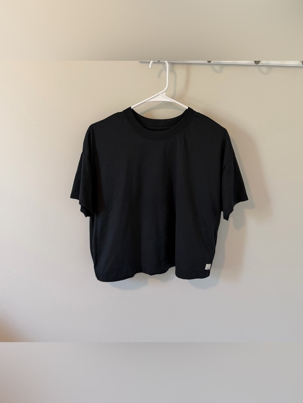 Vuori Women’s Energy Tee Heather Black Size Small